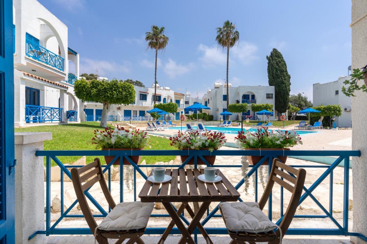 Sea Breeze 1-BR Apt in Pyla Exterior foto