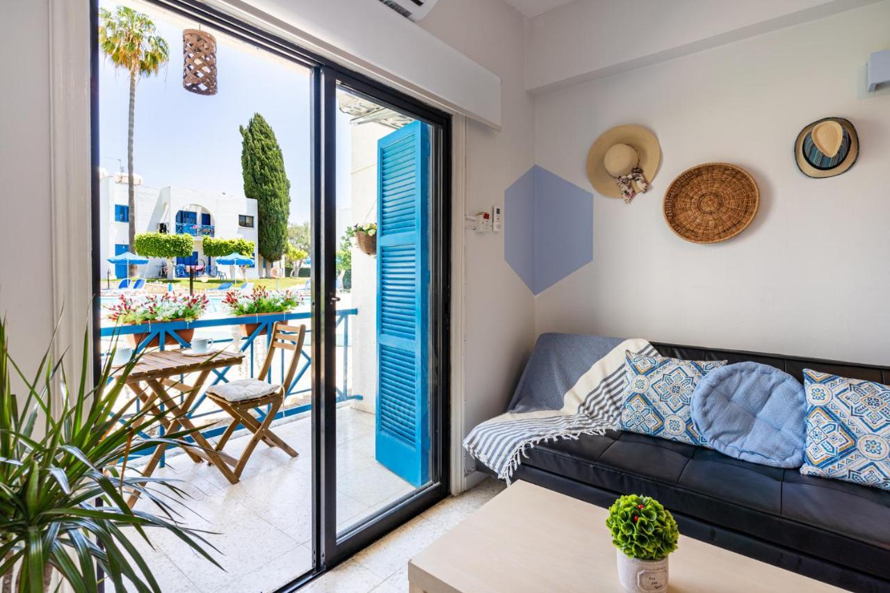 Sea Breeze 1-BR Apt in Pyla Exterior foto